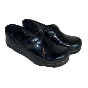 Dansko Professional Black Leather Clogs 37 / 7
